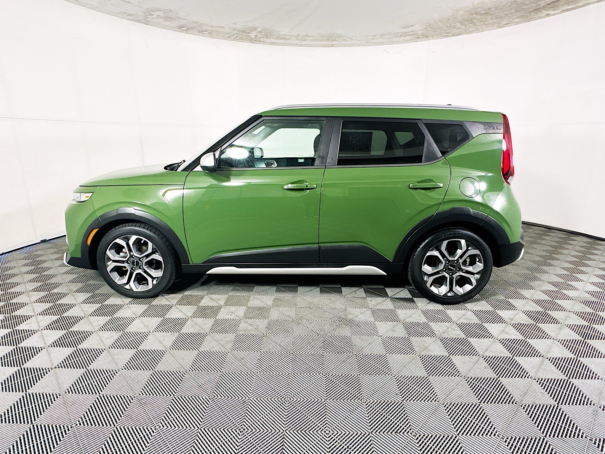 Used 2022 Kia Soul X-Line FWD image 6