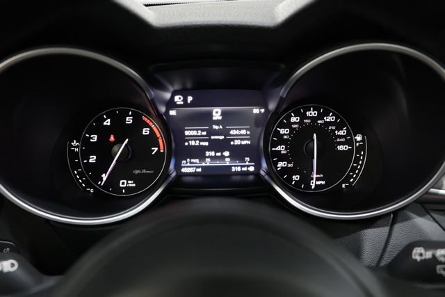 Used 2023 Alfa Romeo Stelvio Ti AWD/4WD image 21