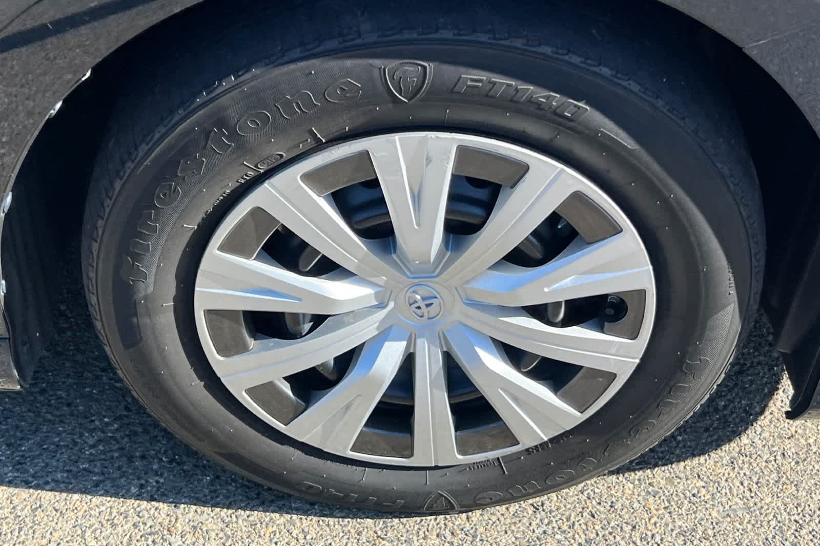 Used 2021 Toyota Camry LE FWD image 15
