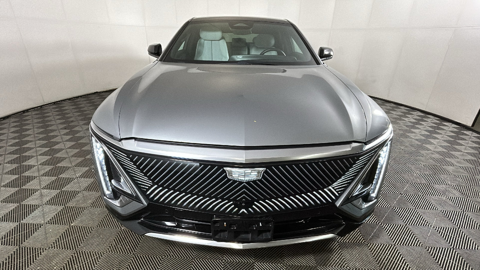 Used 2024 Cadillac Lyriq Luxury AWD/4WD image 9