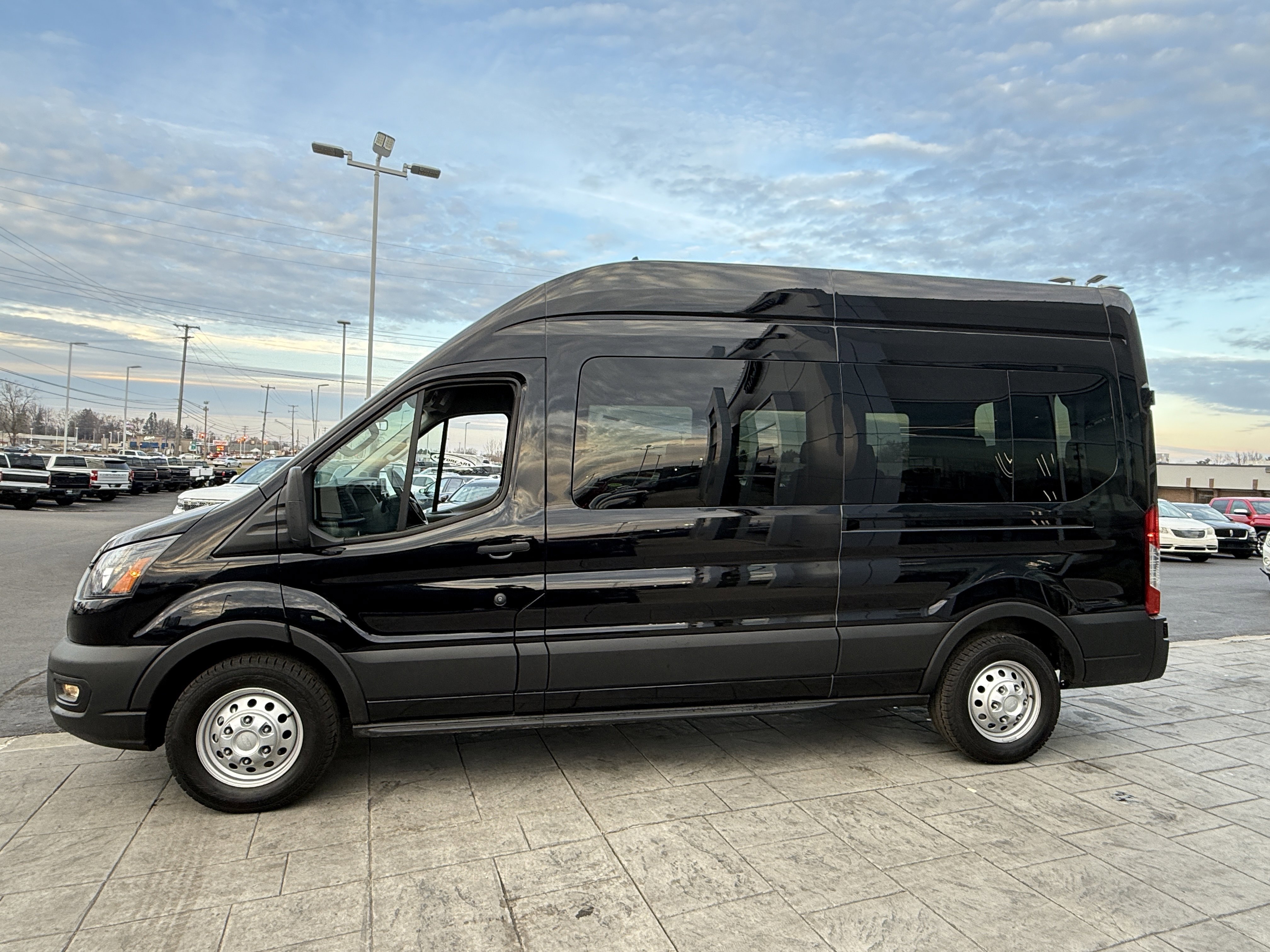 Used 2024 Ford Transit 350 XL image 3