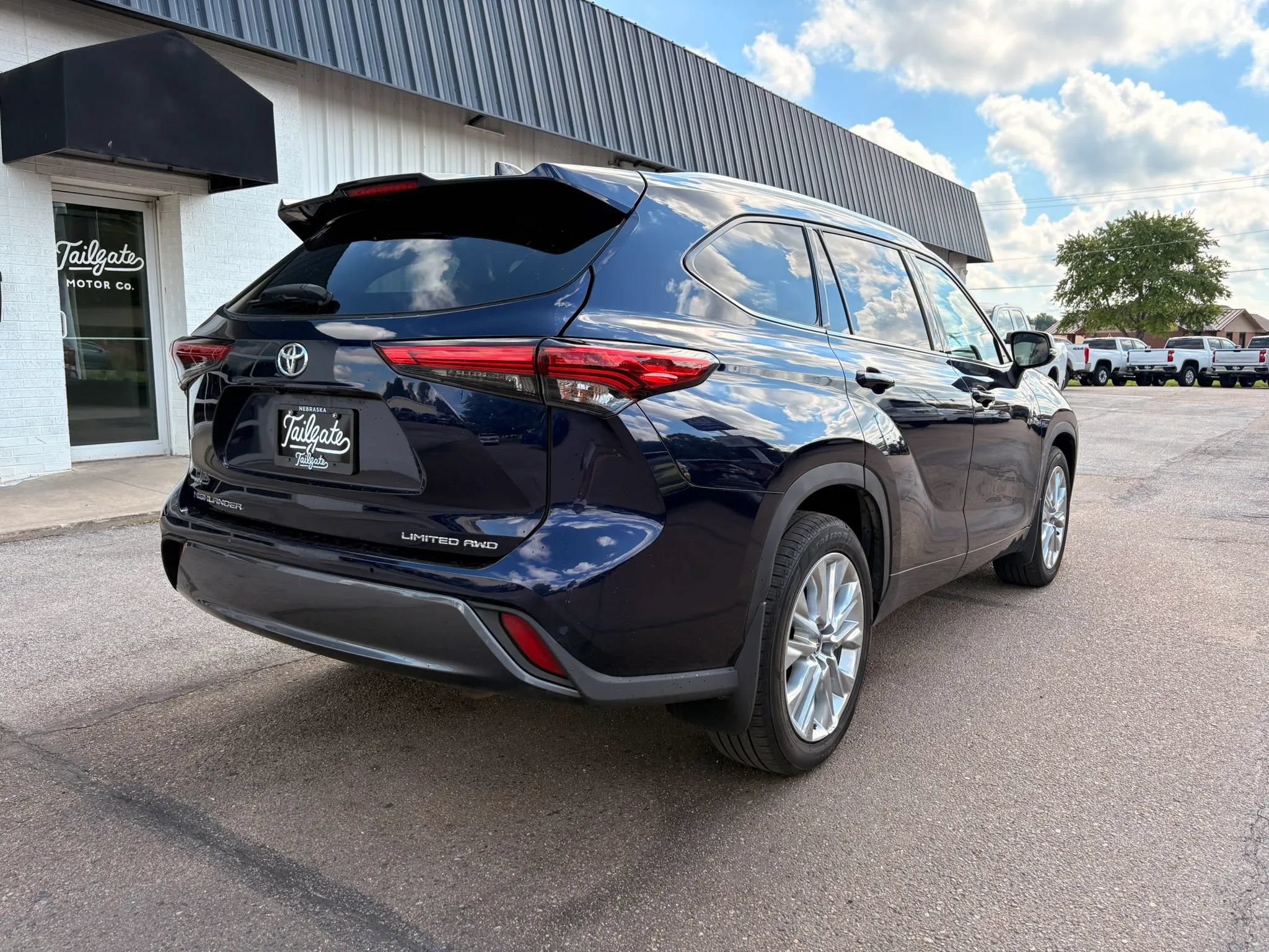 Used 2021 Toyota Highlander Limited AWD/4WD image 6