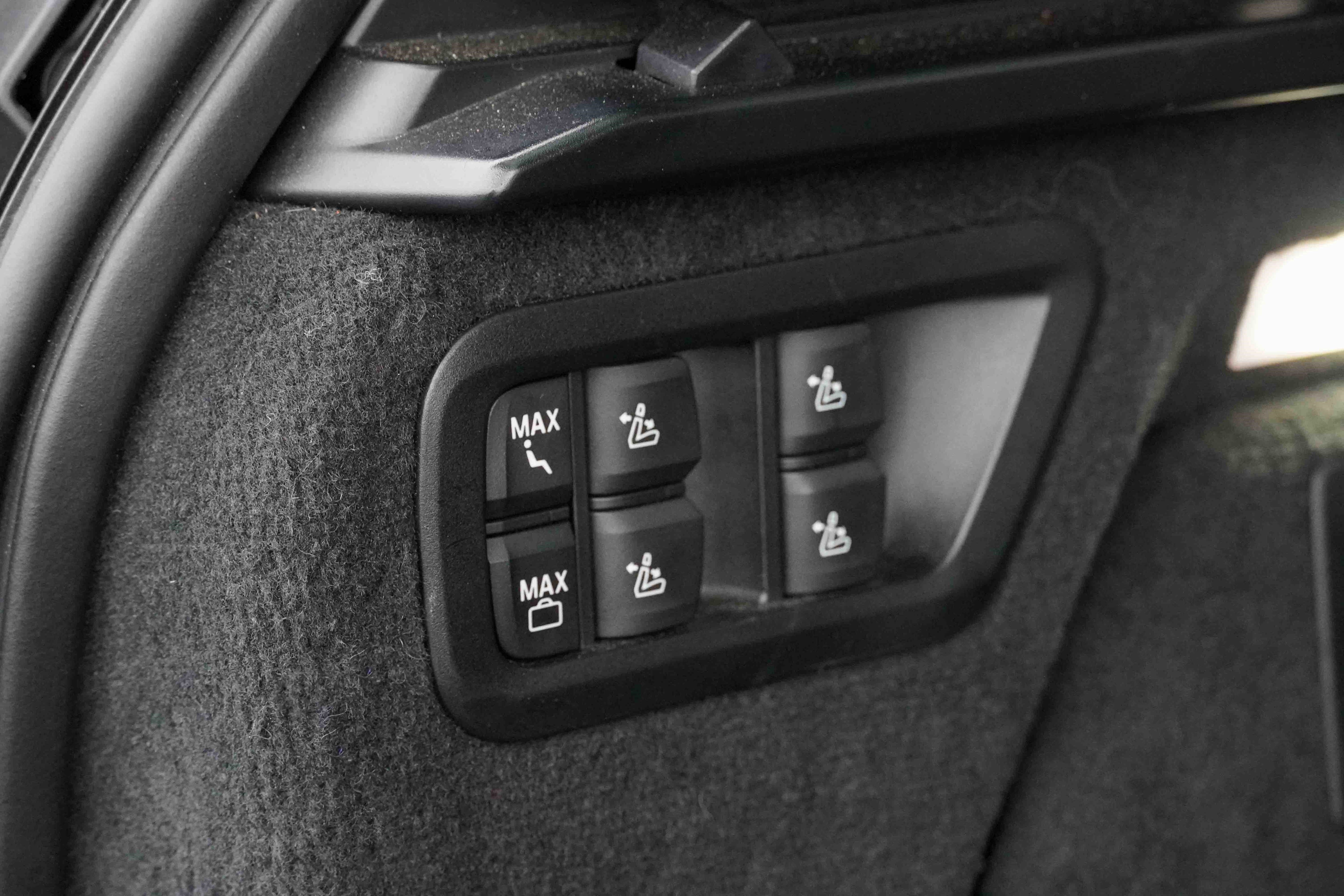 Certified 2023 BMW X7 xDrive40i w/ M Sport Package image 43