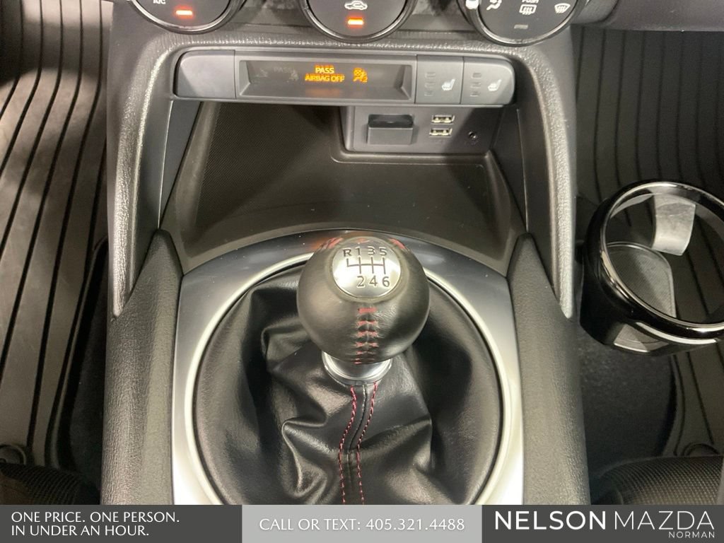 Used 2018 MAZDA MX-5 Miata Club RWD image 28
