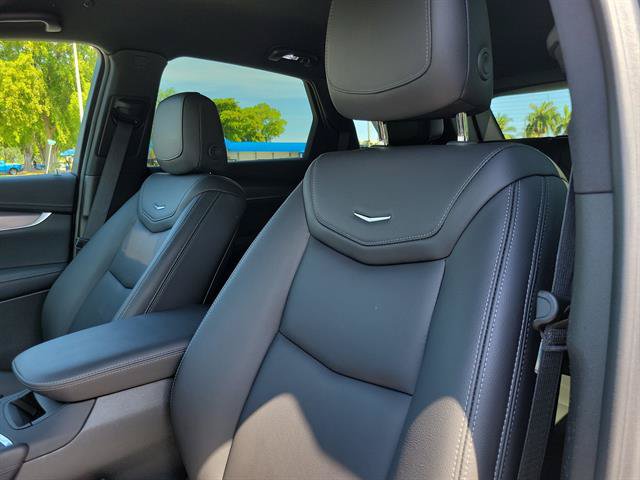 Certified 2025 Cadillac XT5 Luxury FWD image 34