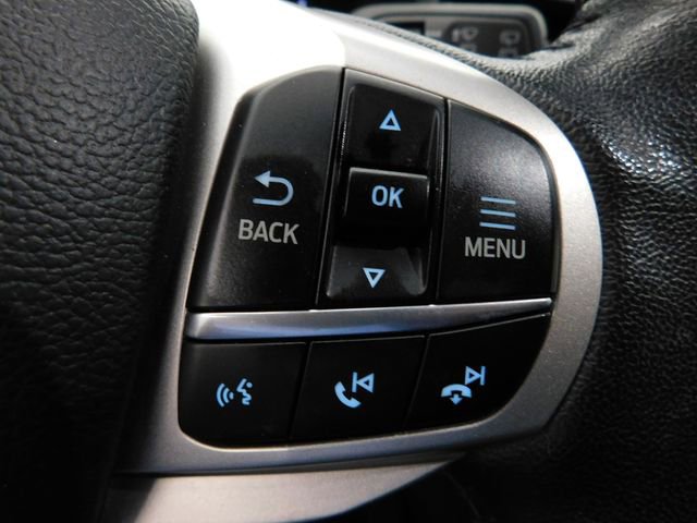 Used 2022 Ford Explorer XLT image 32