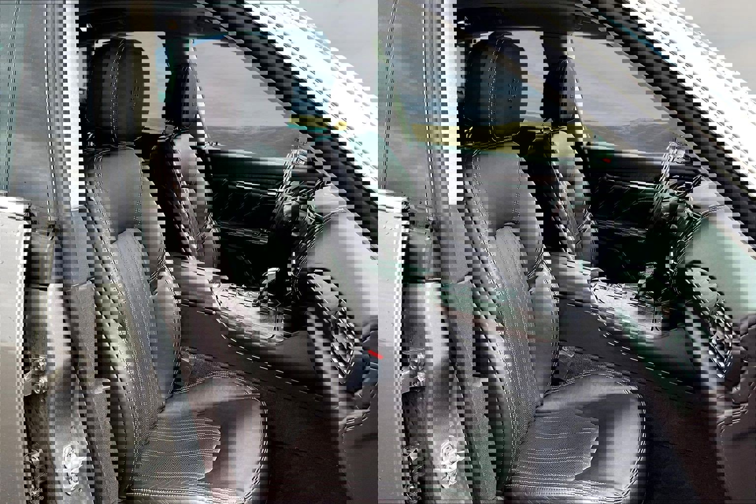 Used 2021 Maserati Levante GranLusso image 21