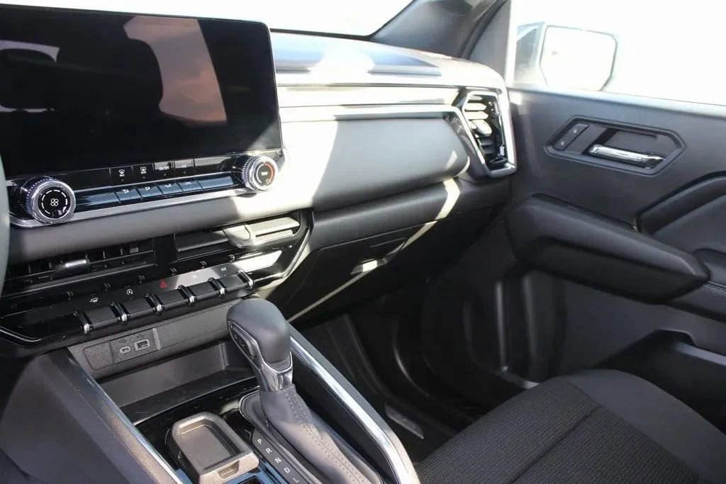 New 2026 GMC Canyon Elevation w/ LPO, Black Badging Package image 14