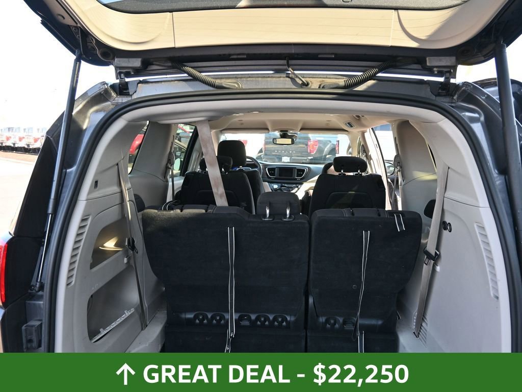 Used 2023 Chrysler Voyager LX FWD image 27