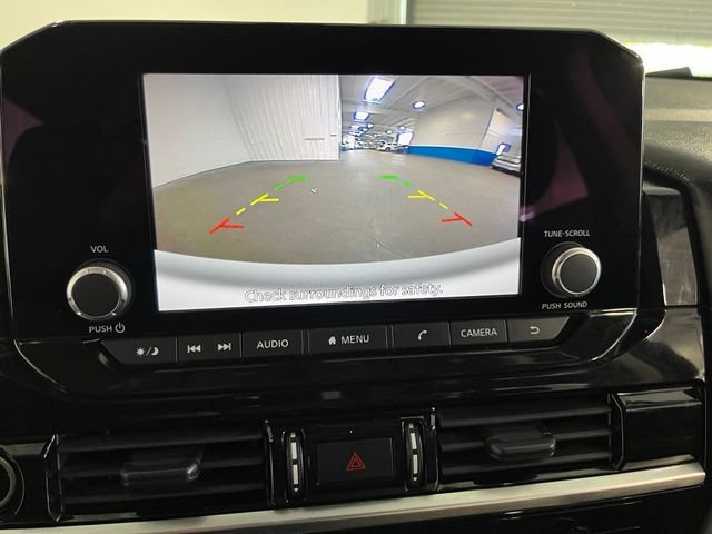 Used 2024 Nissan Pathfinder SV FWD image 28