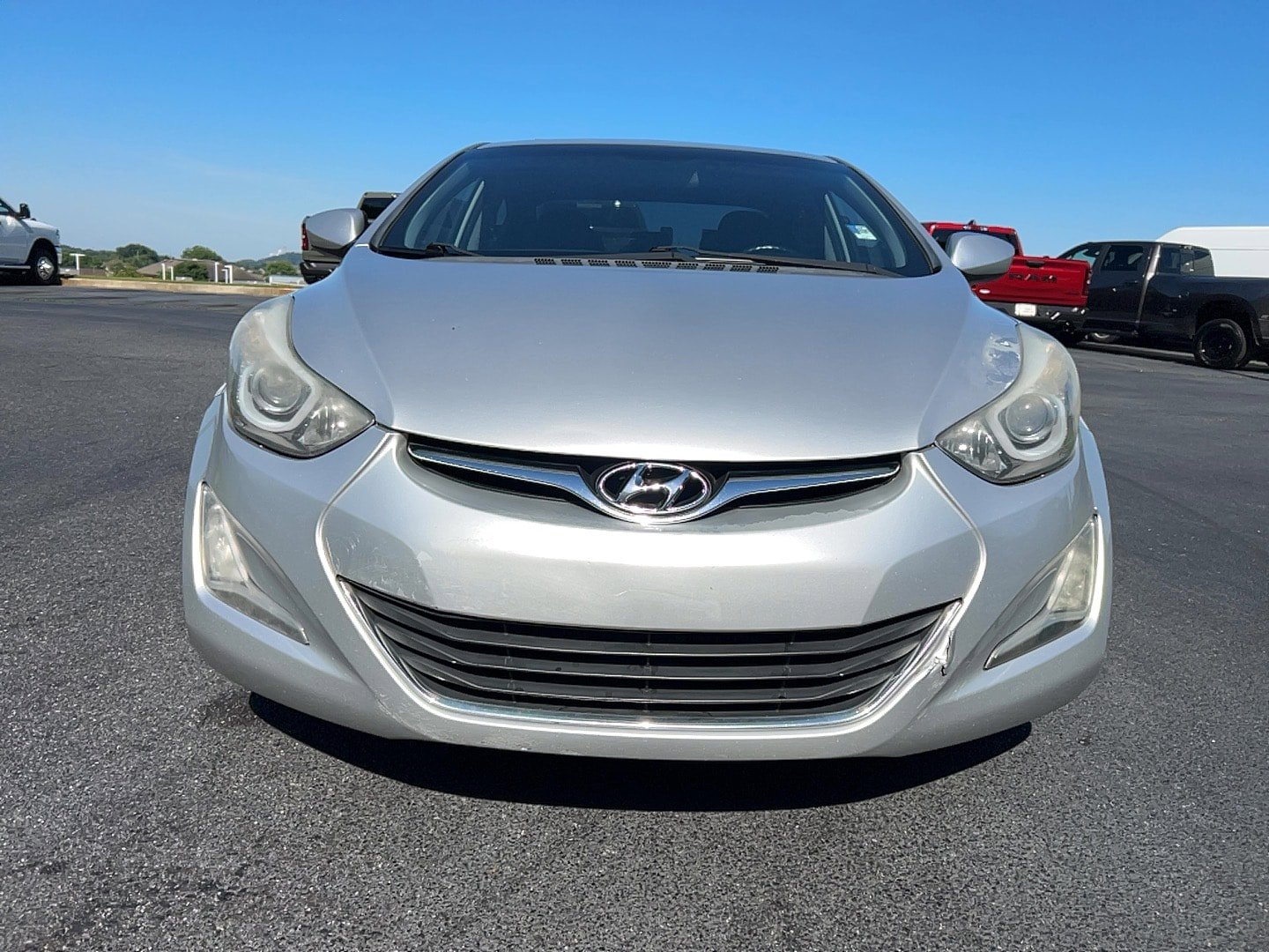 Used 2015 Hyundai Elantra SE w/ Option Group 03 FWD image 2