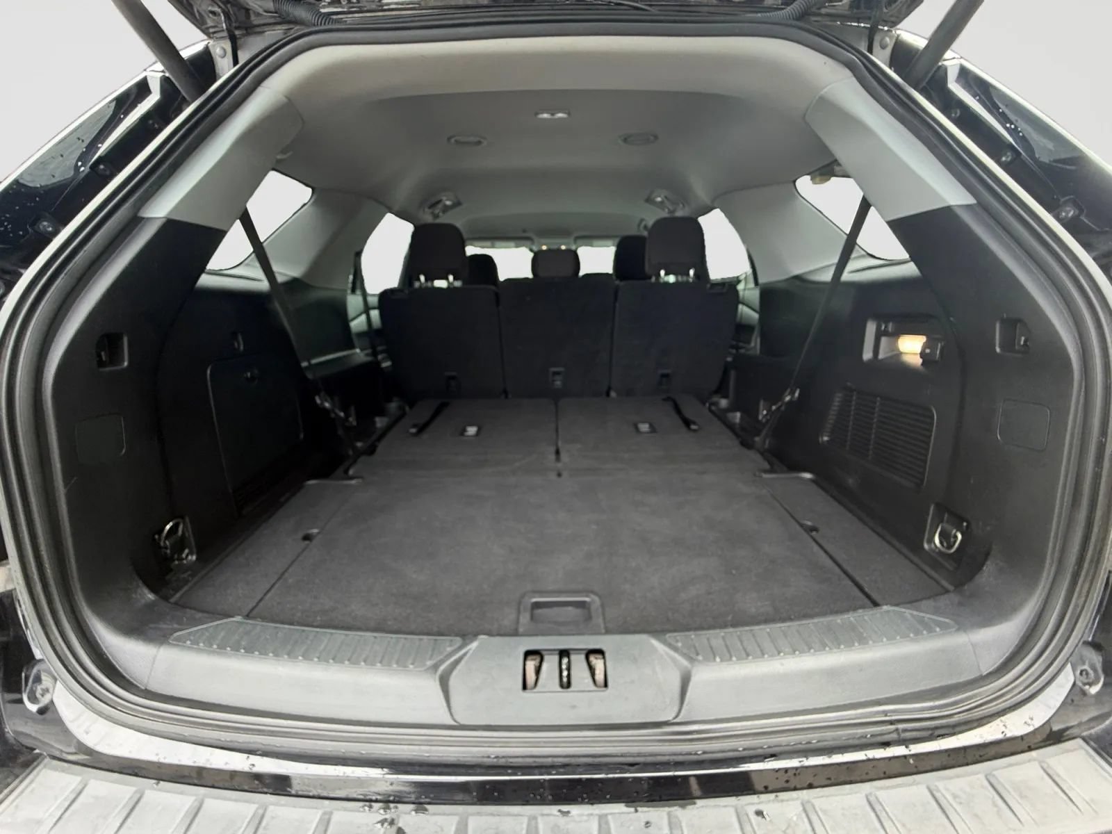 Used 2021 Ford Explorer XLT AWD/4WD image 17