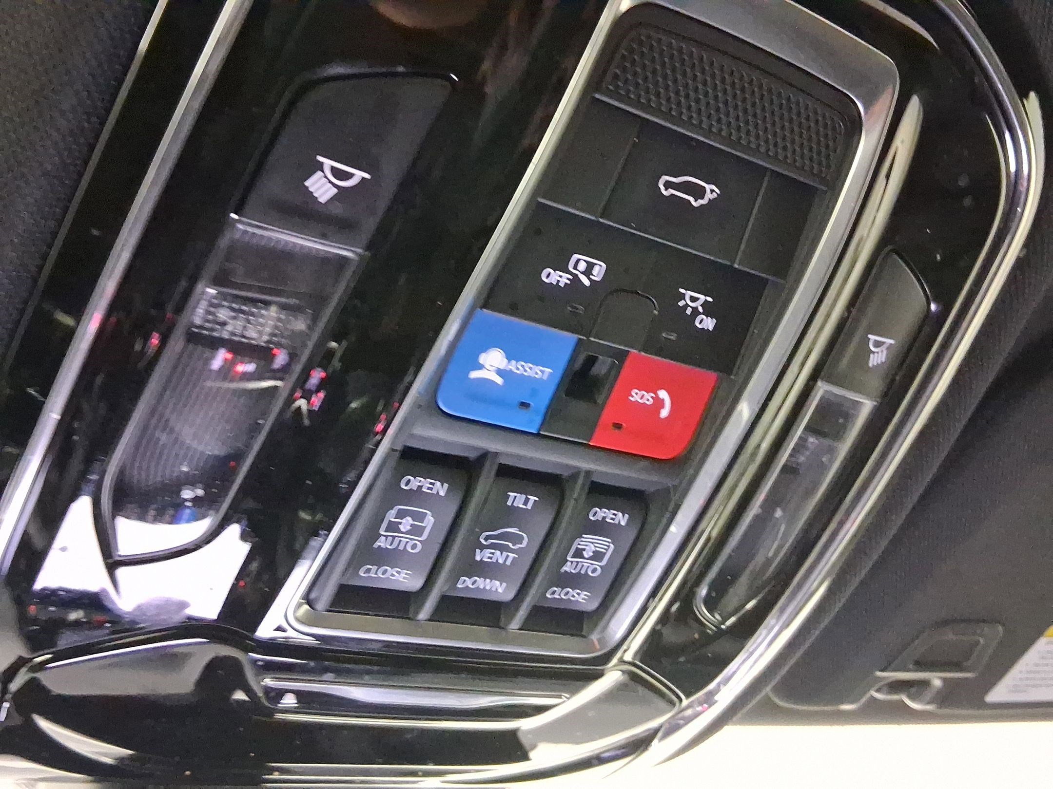 Used 2024 Jeep Grand Cherokee Overland w/ Luxury Tech Group IV image 16