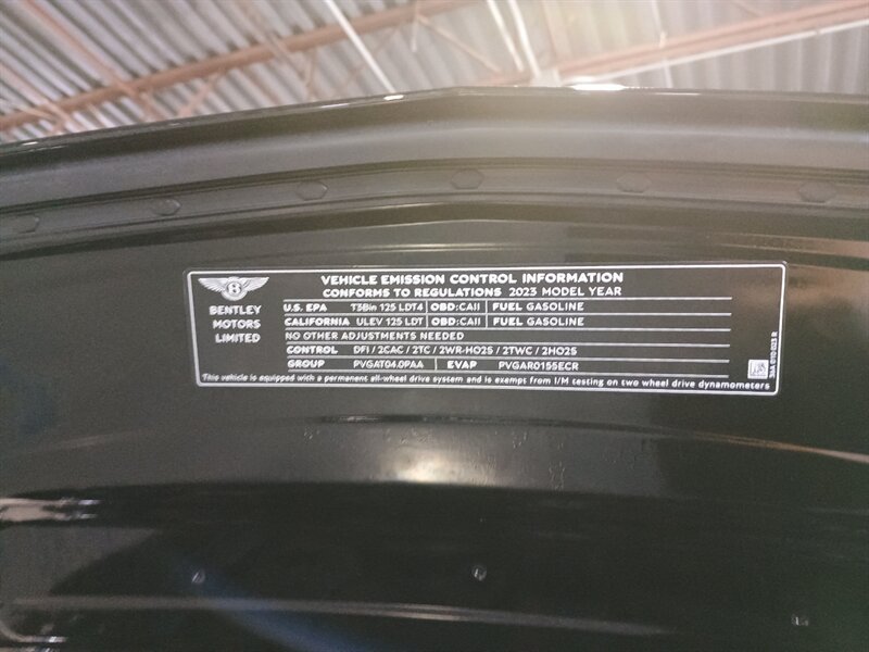 Used 2023 Bentley Bentayga AWD/4WD image 46