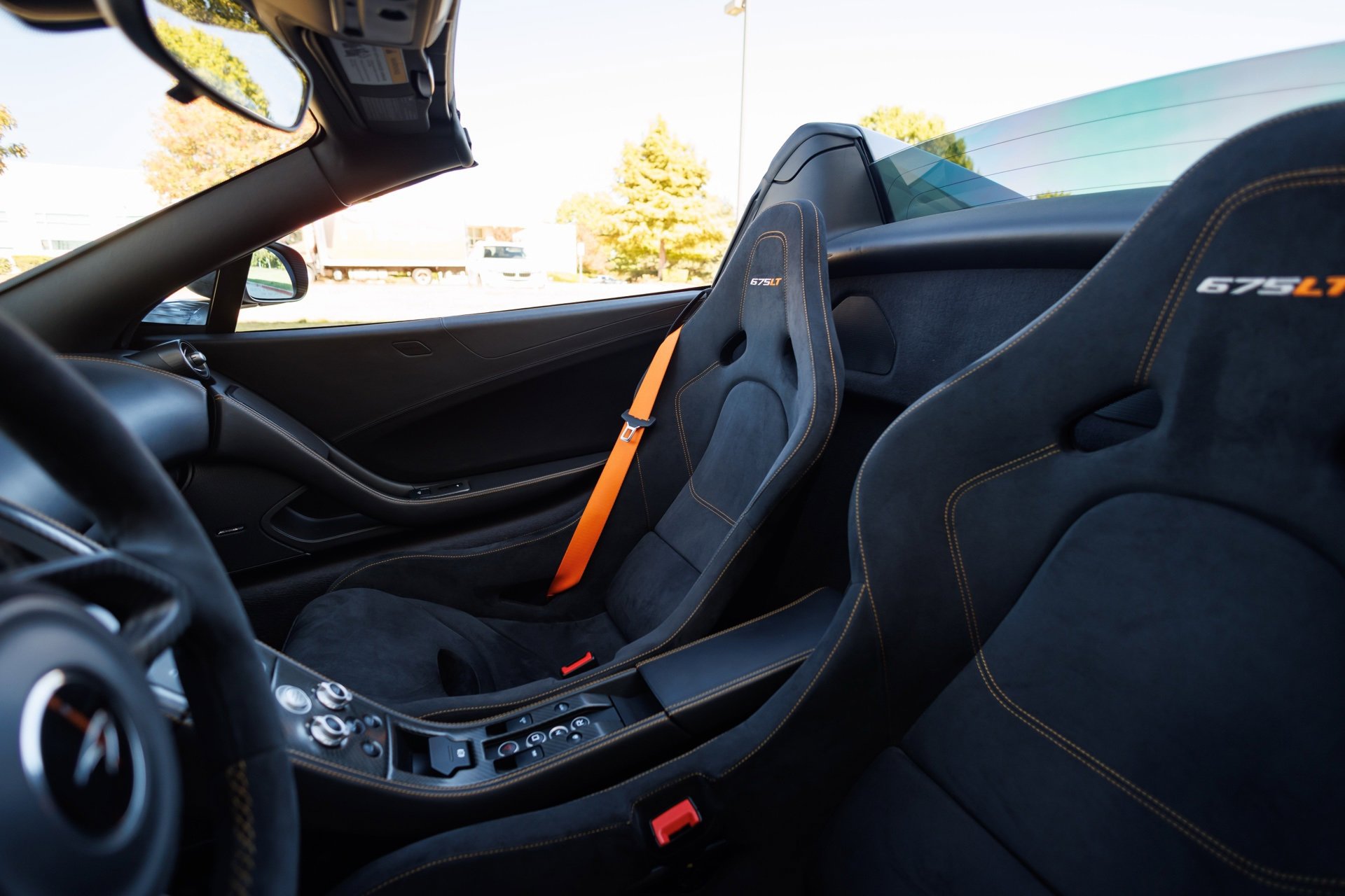 Used 2016 McLaren 675LT Spider image 49