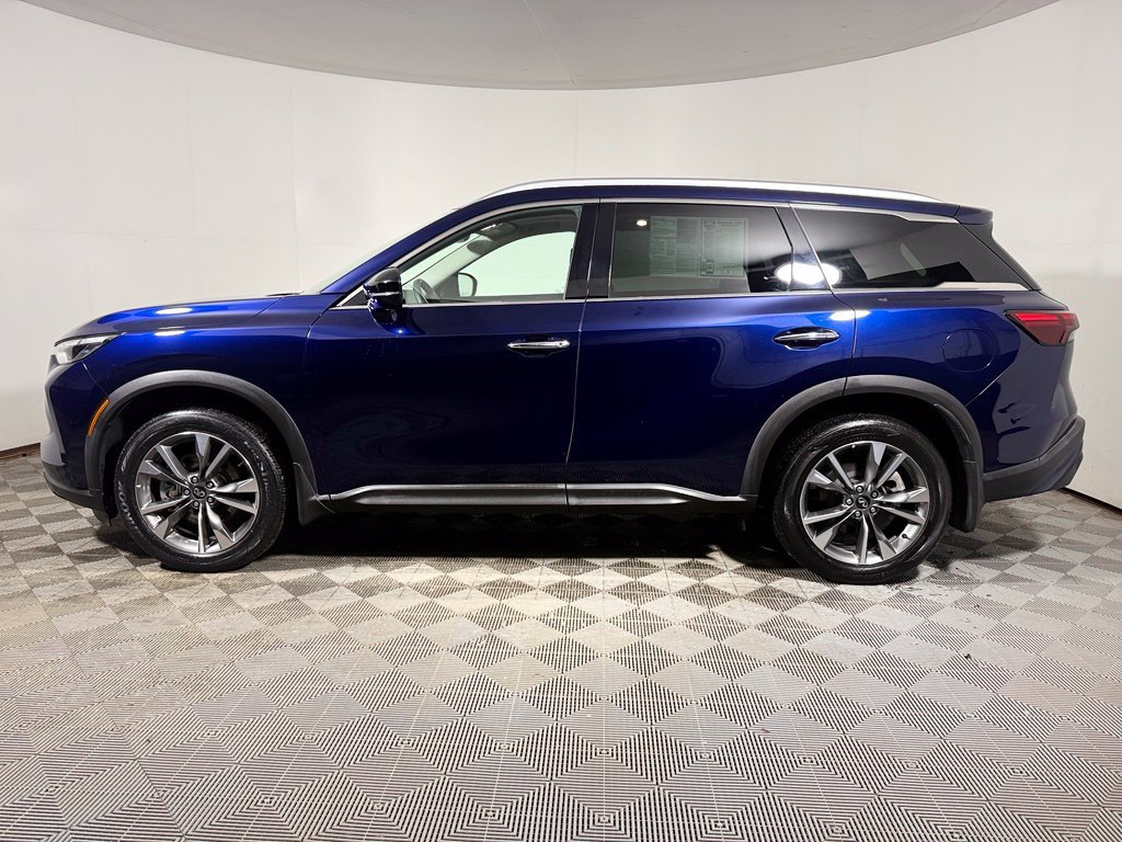 Used 2023 INFINITI QX60 Luxe w/ Performance Audio Package AWD/4WD image 3