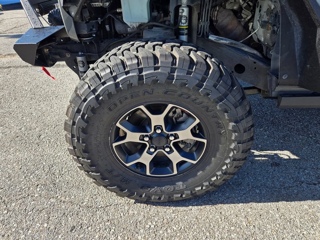 Used 2018 Jeep Wrangler Unlimited Rubicon w/ Dual Top Group AWD/4WD image 9