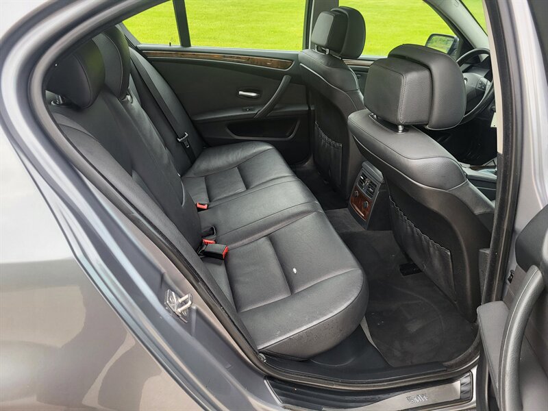 Used 2010 BMW 528i xDrive Sedan AWD/4WD image 13