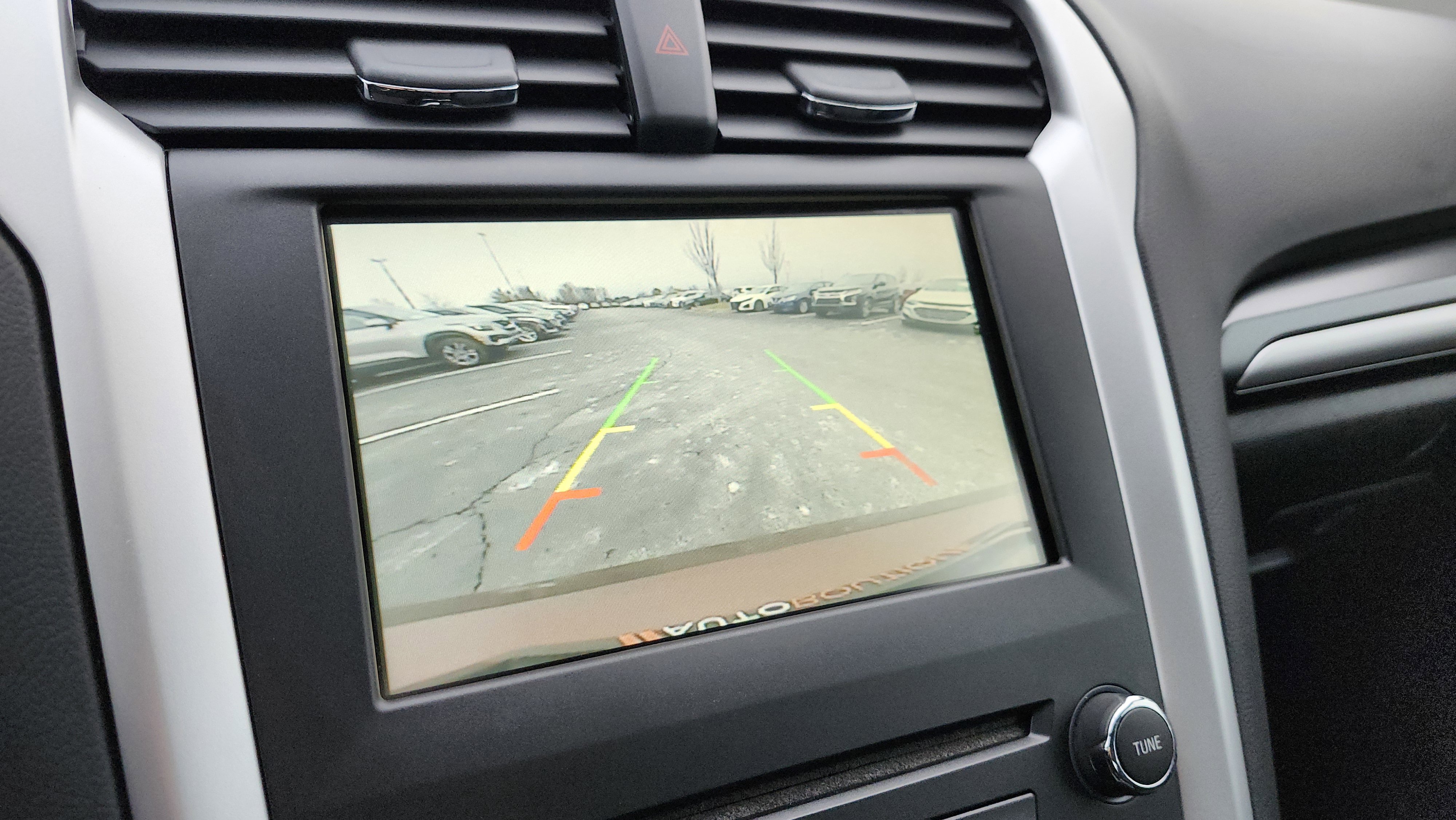 Used 2016 Ford Fusion SE image 2