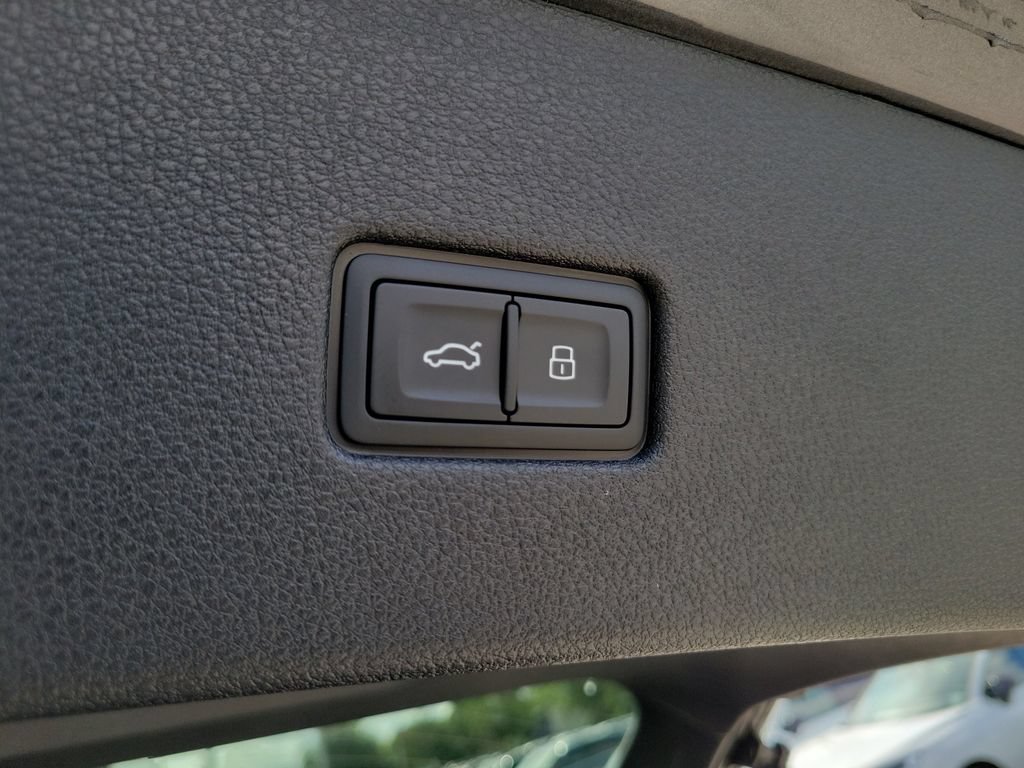 New 2026 Audi SQ8 Premium Plus AWD/4WD image 30