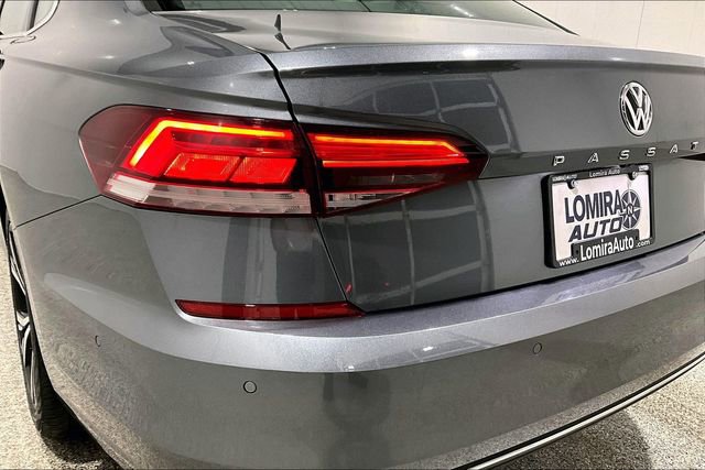 Used 2020 Volkswagen Passat 2.0T SEL image 40