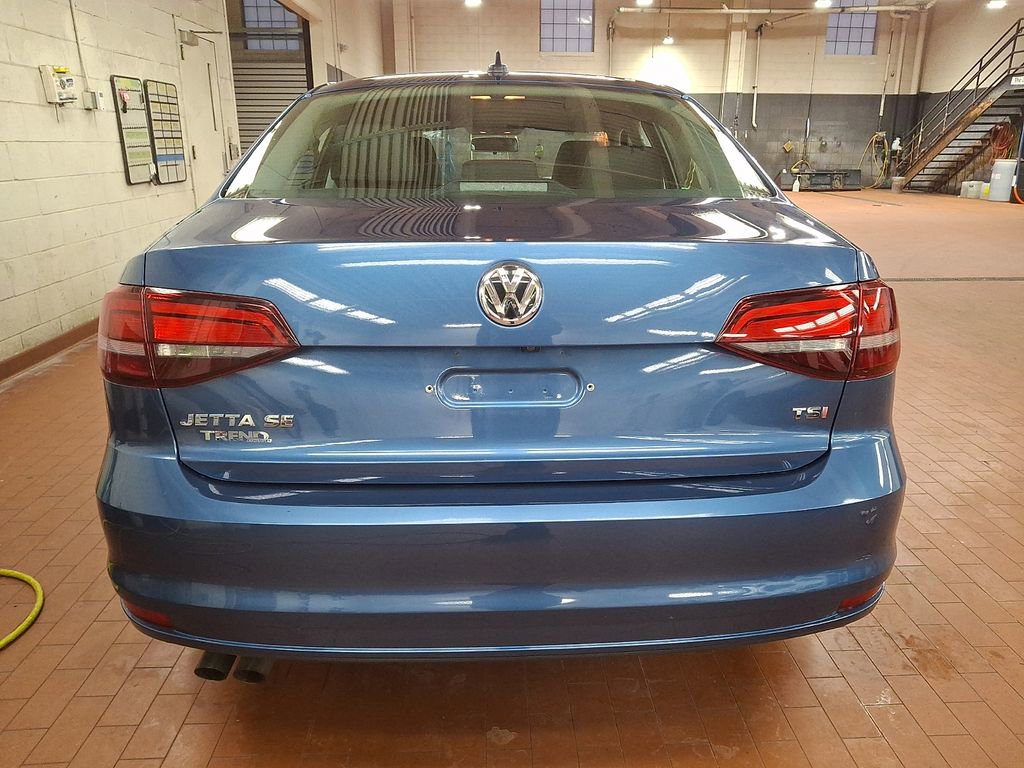 Used 2017 Volkswagen Jetta SE image 6
