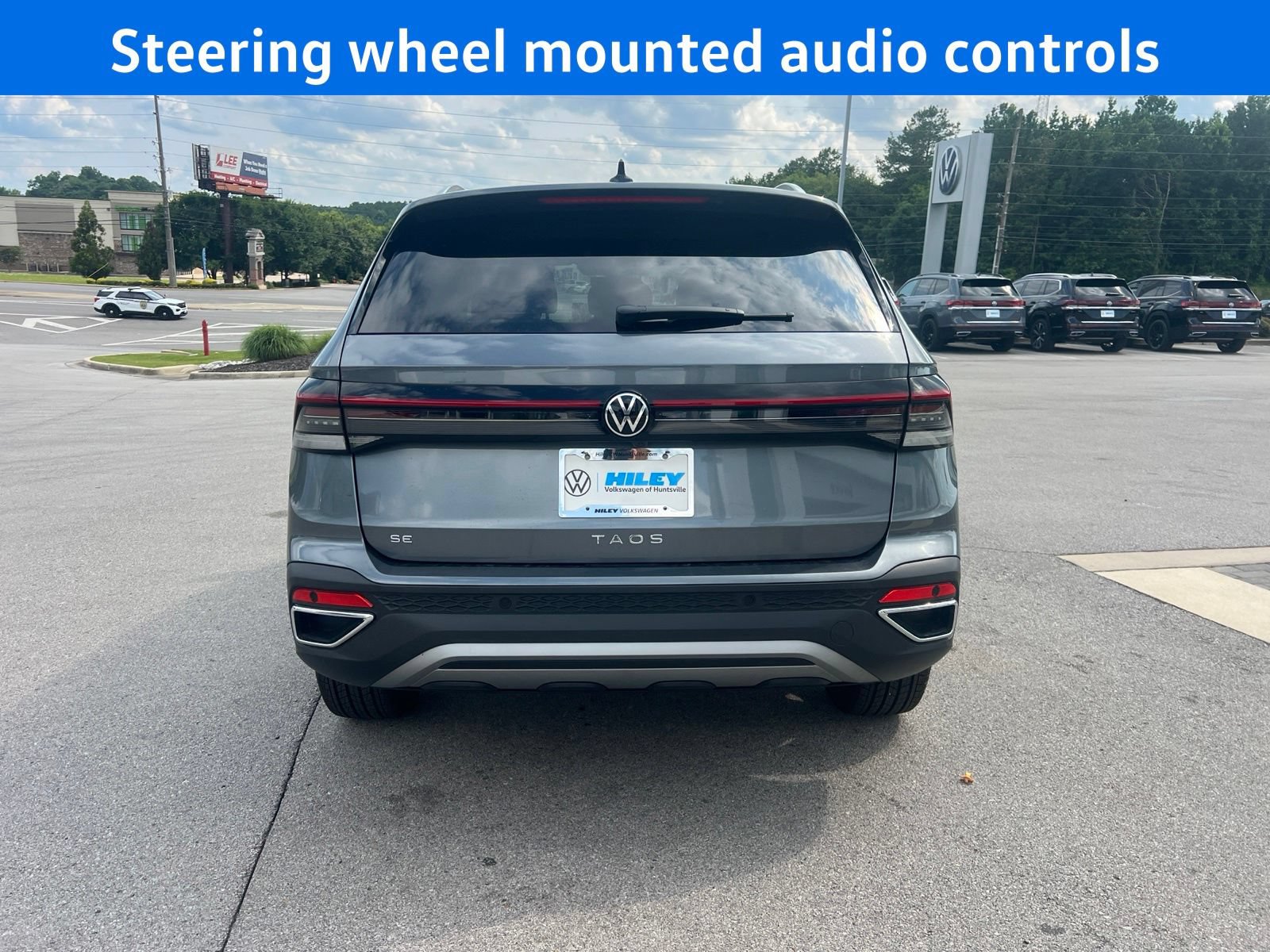 New 2026 Volkswagen Taos SE FWD image 4