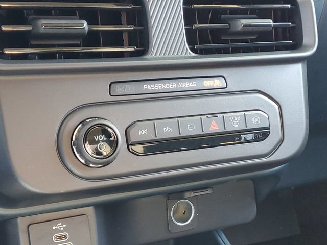 New 2025 Ford Maverick XL w/ Equipment Group 101A image 22