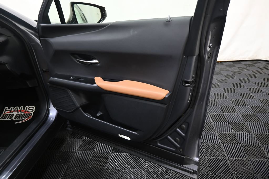 Used 2021 Lexus UX 250h w/ Premium Package AWD/4WD image 29
