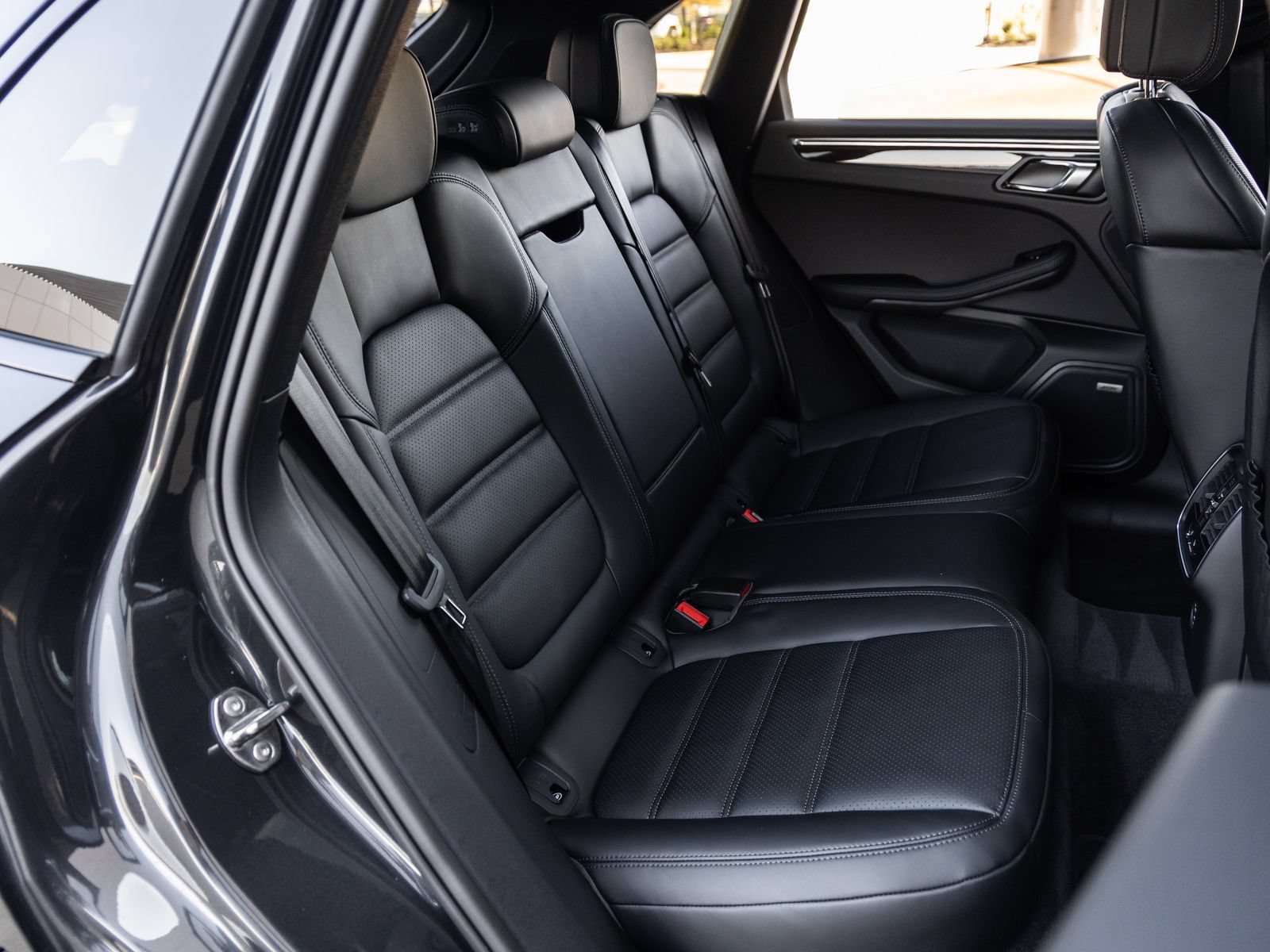 Certified 2026 Porsche Macan S AWD/4WD image 41