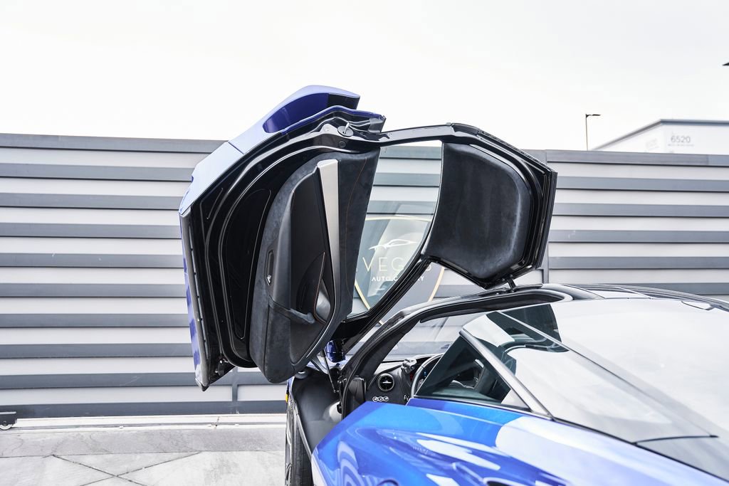 Used 2024 McLaren 750S RWD image 29
