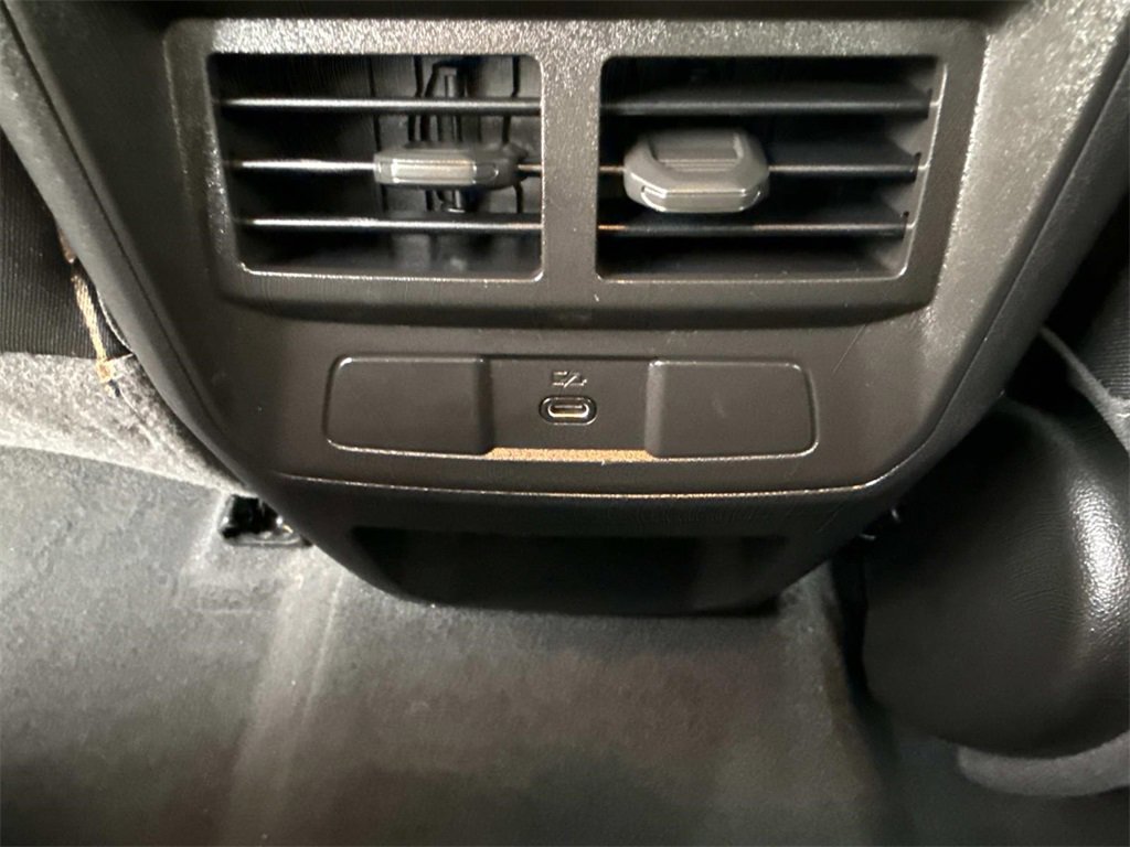 Used 2024 GMC Canyon Elevation image 24