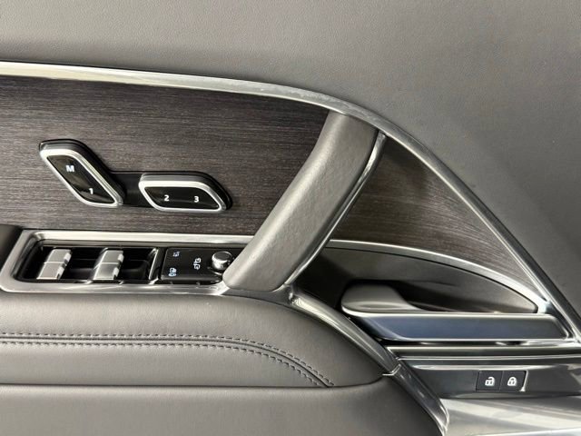 New 2025 Land Rover Range Rover SE image 14