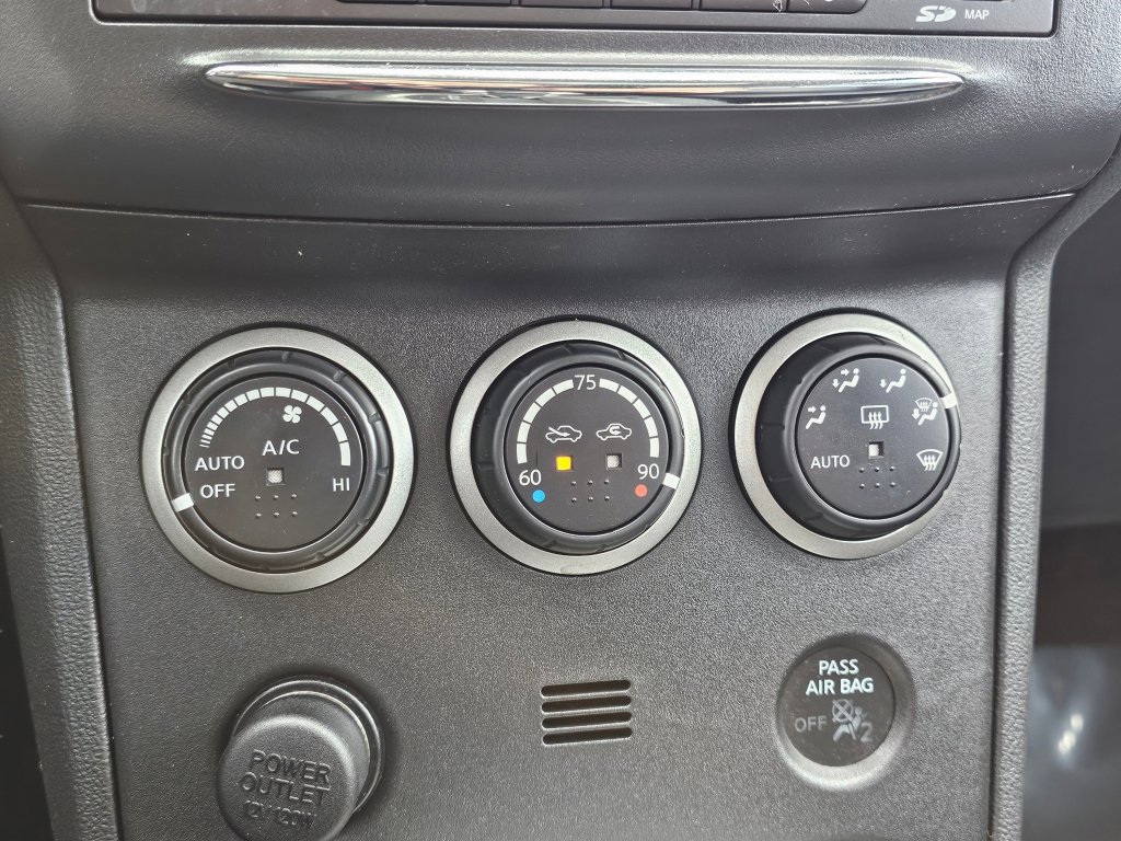 Used 2012 Nissan Rogue SL image 9