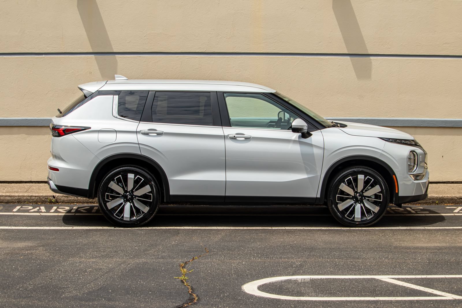 New 2026 Mitsubishi Outlander SE AWD/4WD image 10