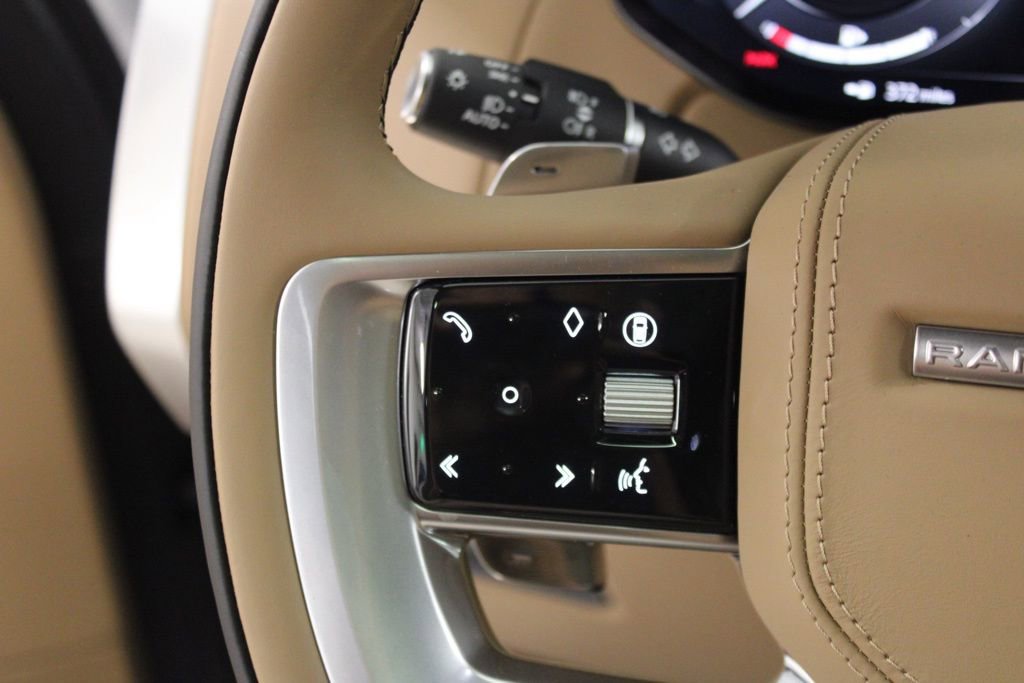 Used 2025 Land Rover Range Rover SE image 22