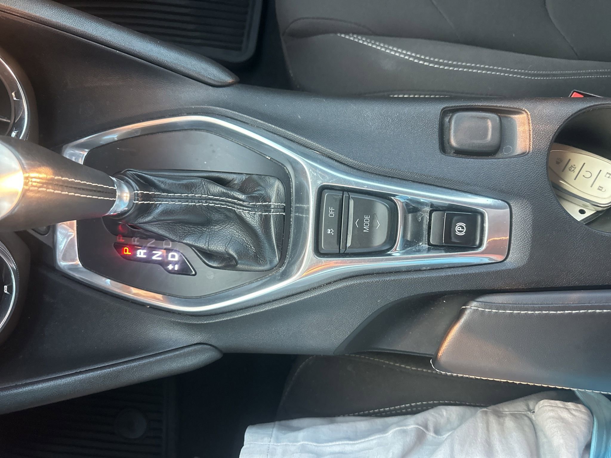 Used 2017 Chevrolet Camaro LT w/ Technology Package RWD image 28