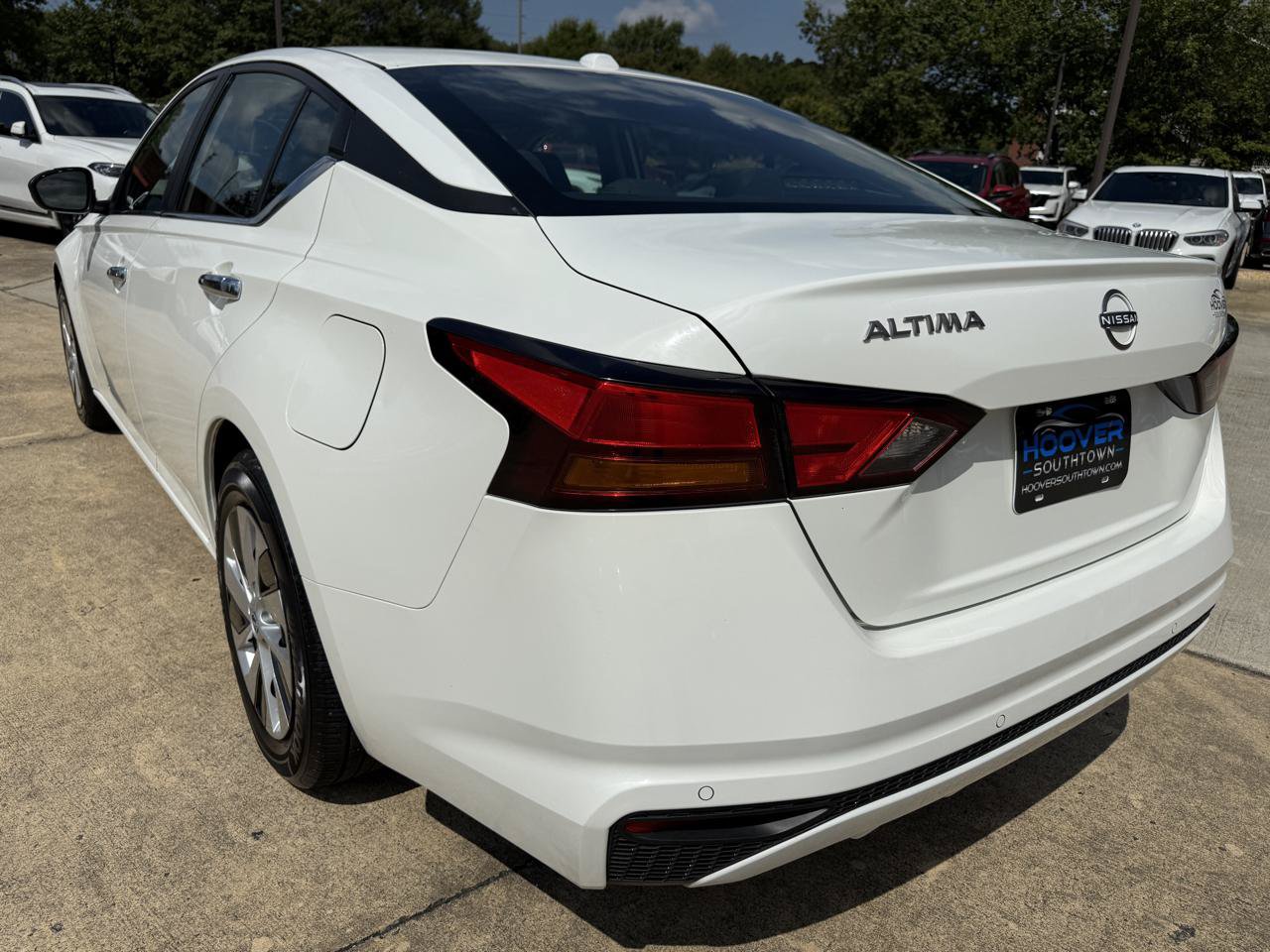 Used 2025 Nissan Altima 2.5 S FWD image 3