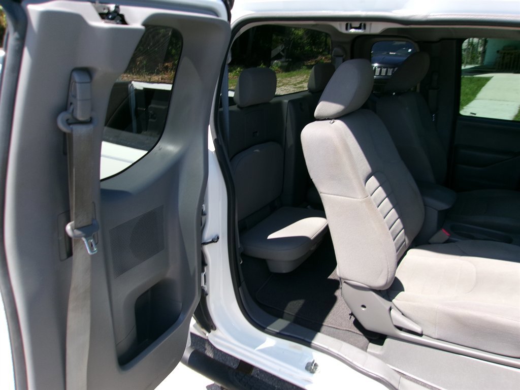 Used 2019 Nissan Frontier S RWD image 19