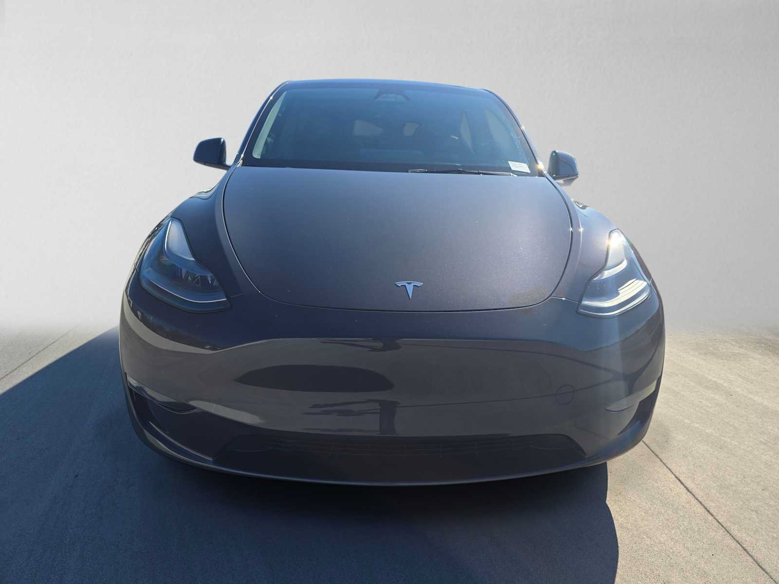Used 2025 Tesla Model Y Long Range RWD image 8