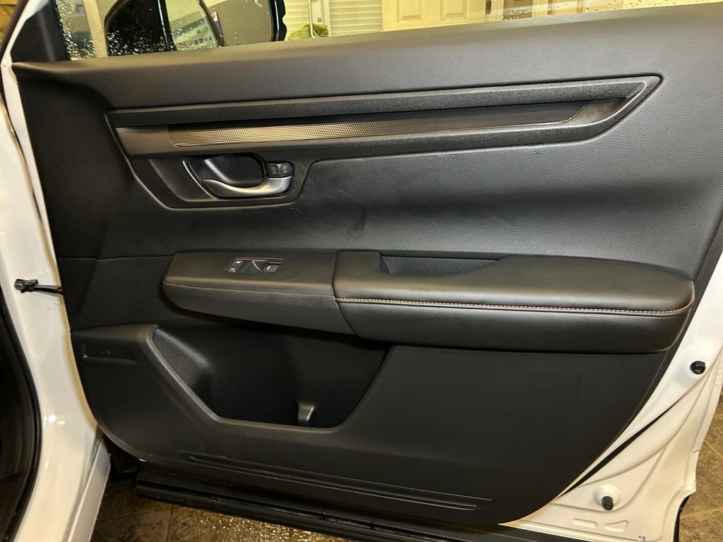 Used 2025 Honda CR-V Sport image 16