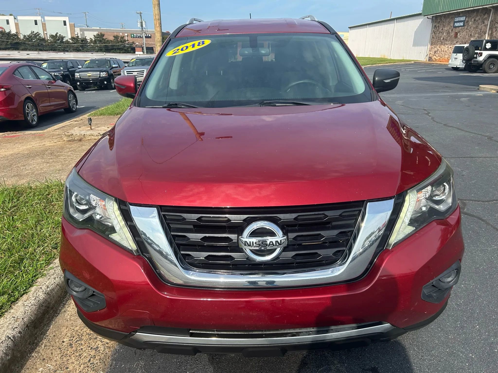 Used 2018 Nissan Pathfinder S image 2