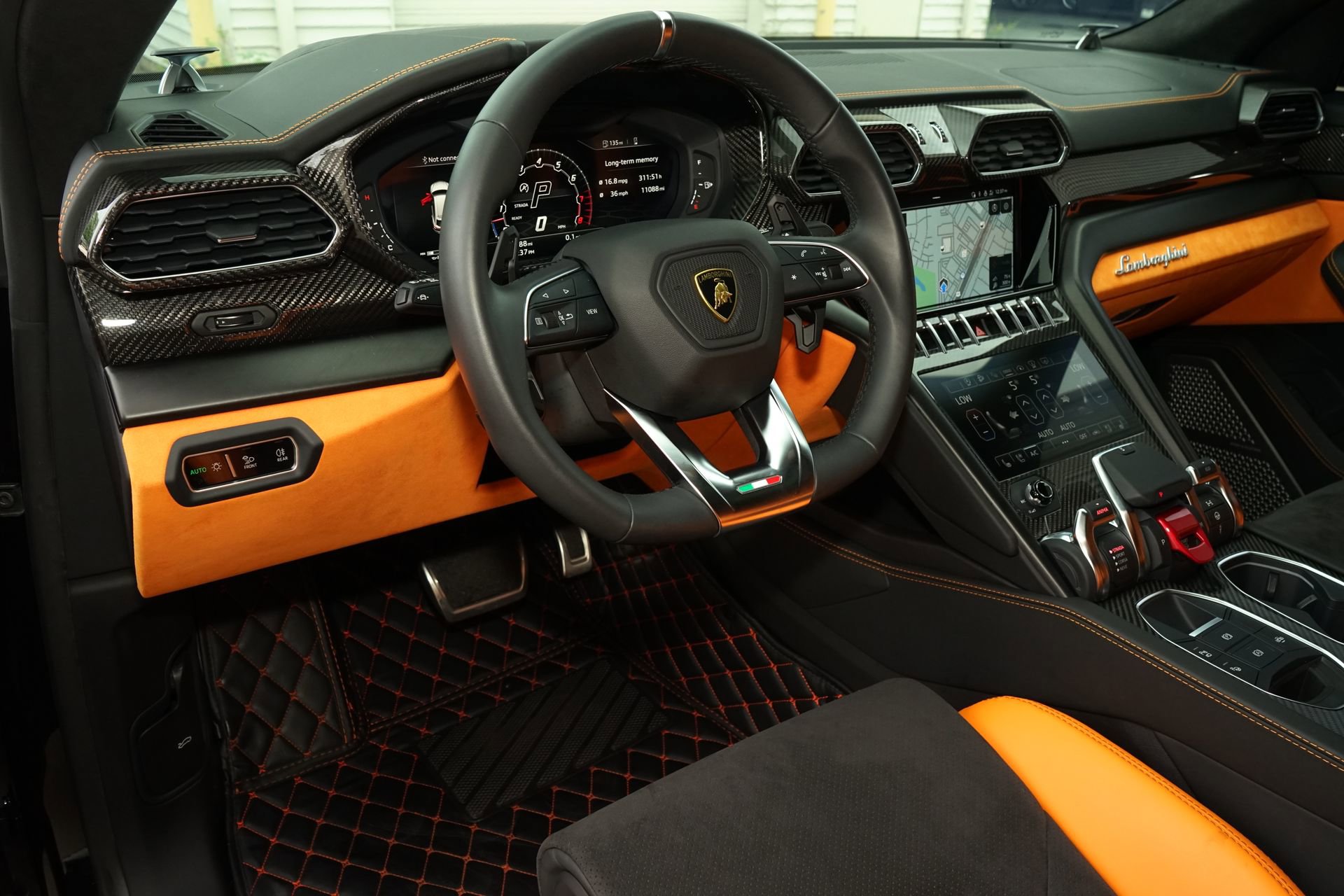Used 2022 Lamborghini Urus image 9