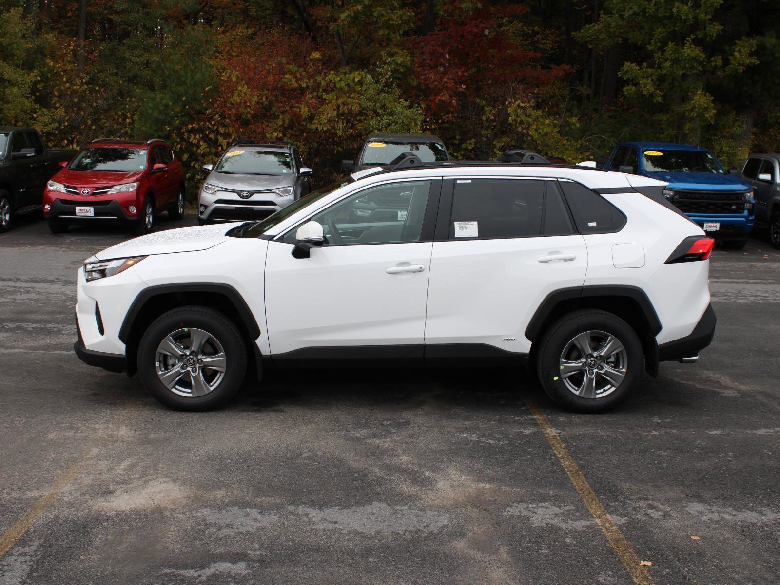 New 2025 Toyota RAV4 XLE image 5