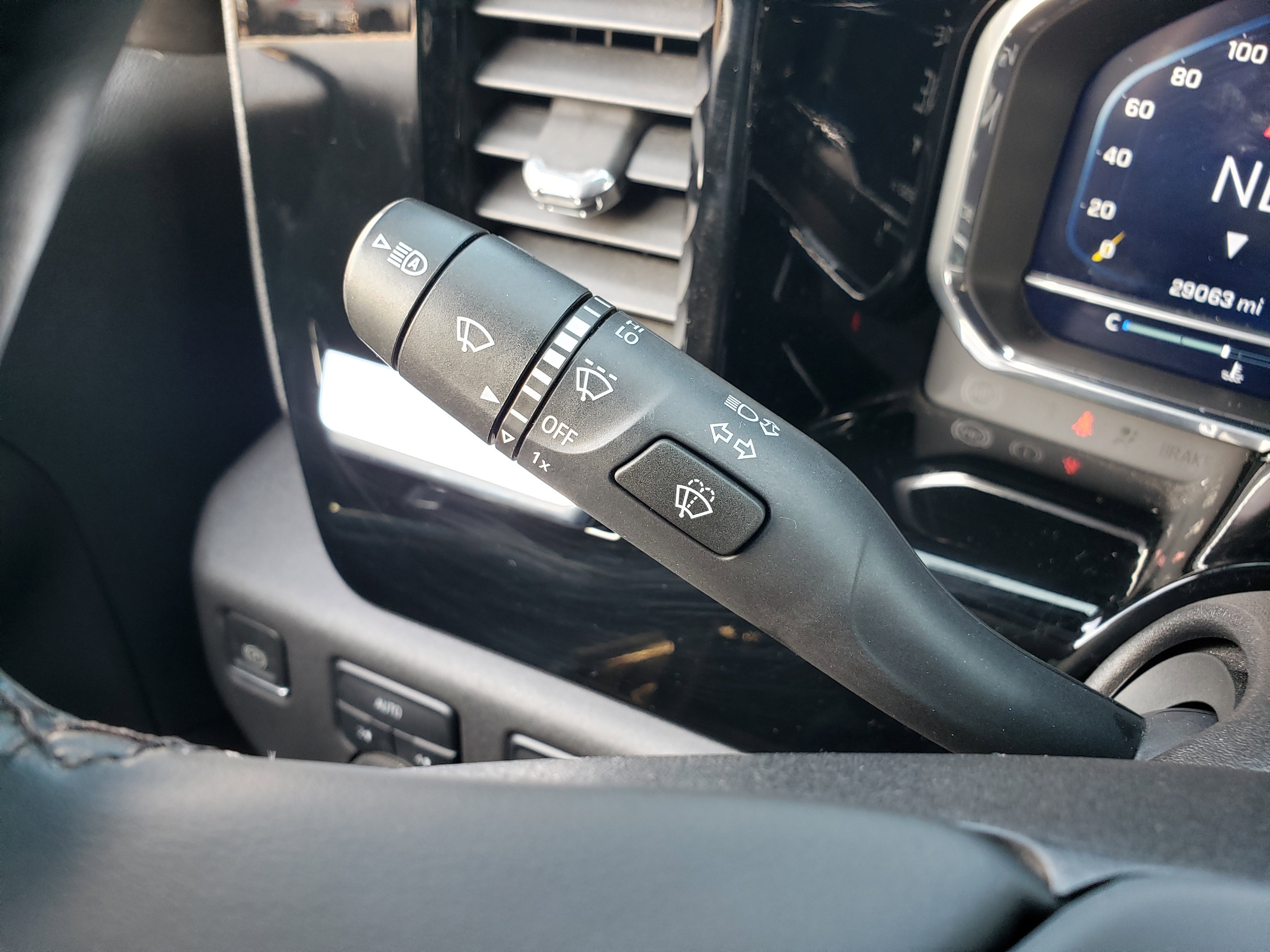 Used 2023 Chevrolet Silverado 1500 LT image 16