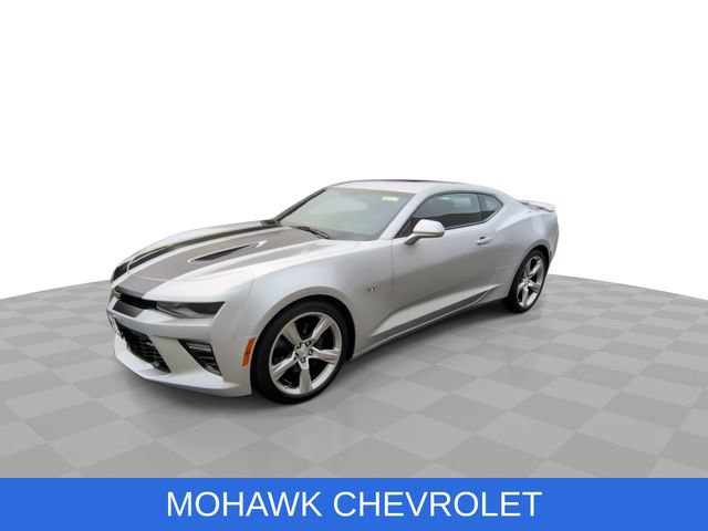 Used 2017 Chevrolet Camaro SS RWD image 4