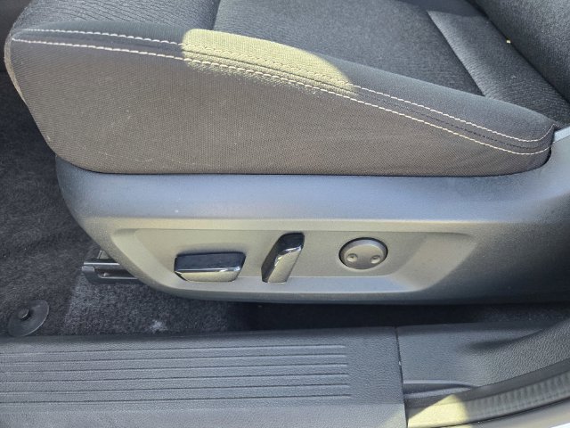 Used 2025 Nissan Rogue SV FWD image 15