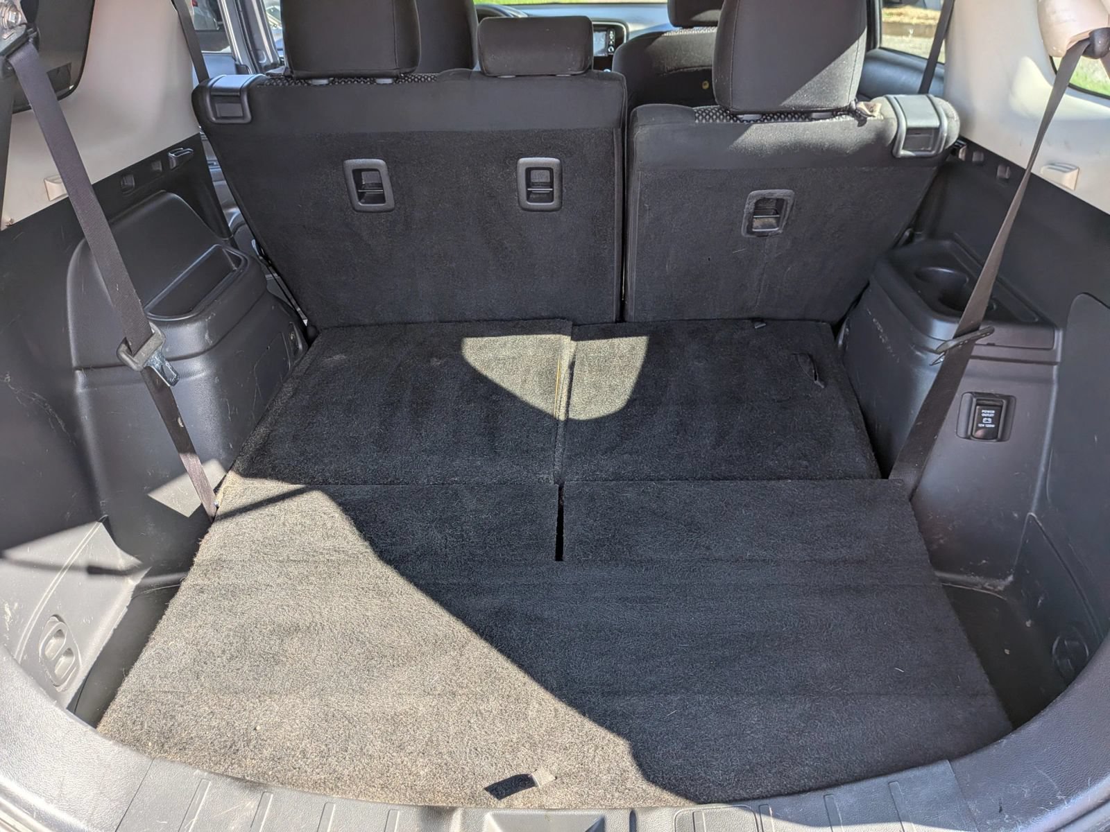 Used 2020 Mitsubishi Outlander ES FWD image 30