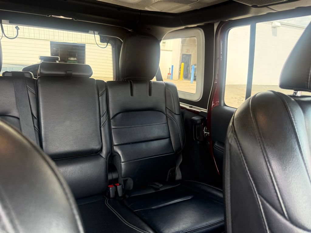 Used 2021 Jeep Wrangler Unlimited Sahara w/ Cold Weather Group AWD/4WD image 66