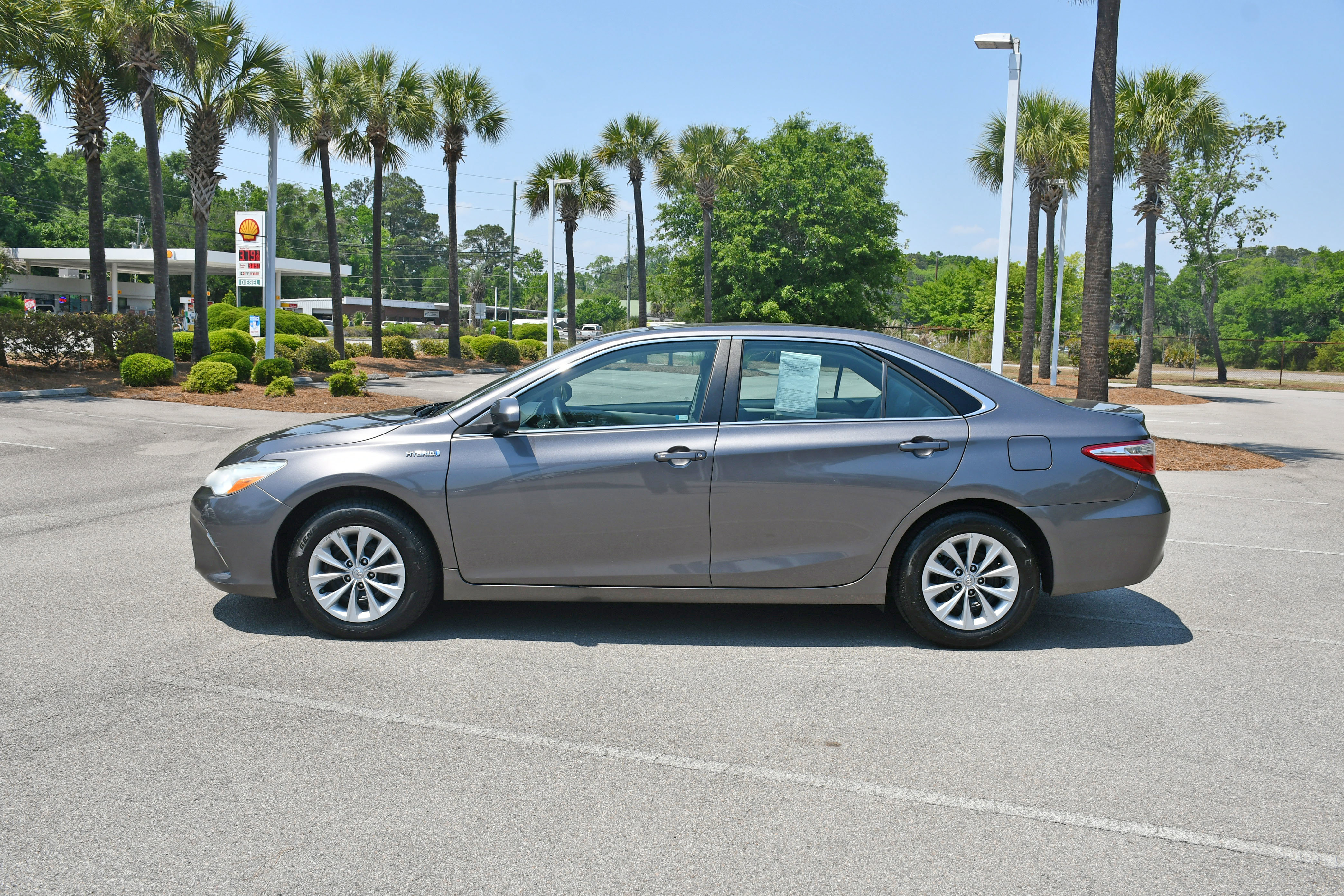Used 2017 Toyota Camry LE FWD image 5